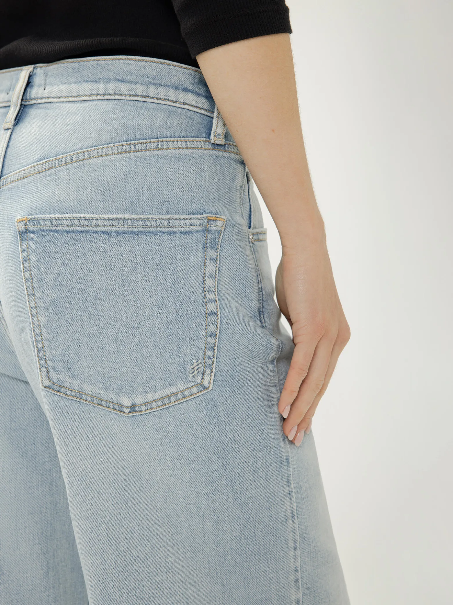 Be Easy High Rise Wide Leg Cropped Jeans