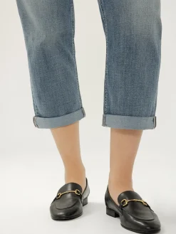Elyse Mid Rise Luxe Stretch Capri