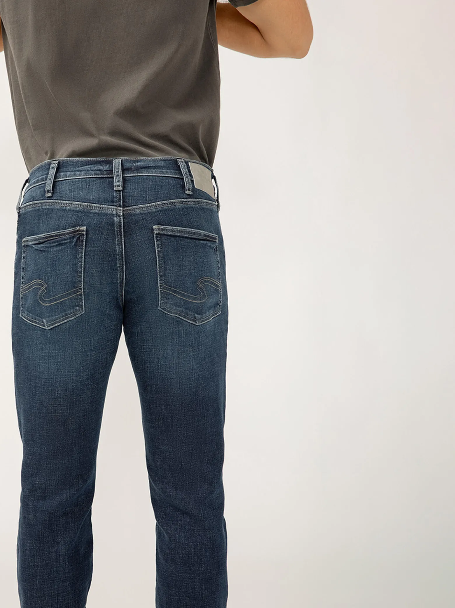 Konrad Slim Fit Slim Leg Luxe Heritage Jeans