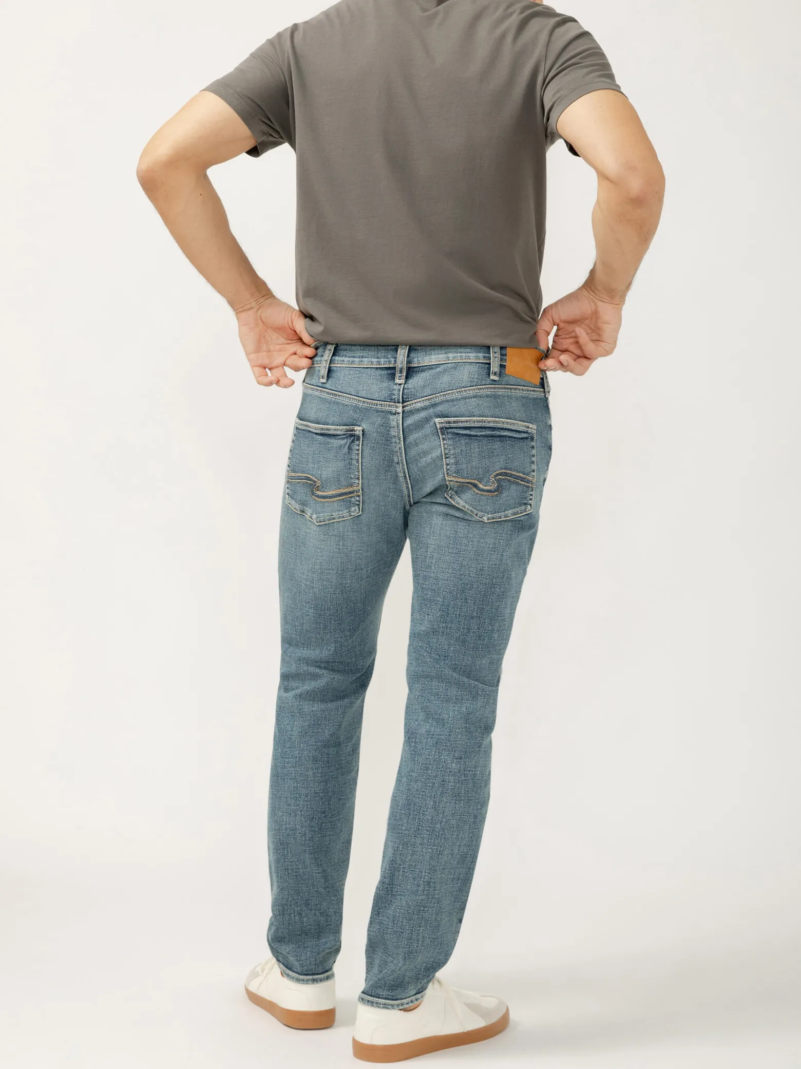 Konrad Slim Fit Slim Leg Luxe Heritage Jeans