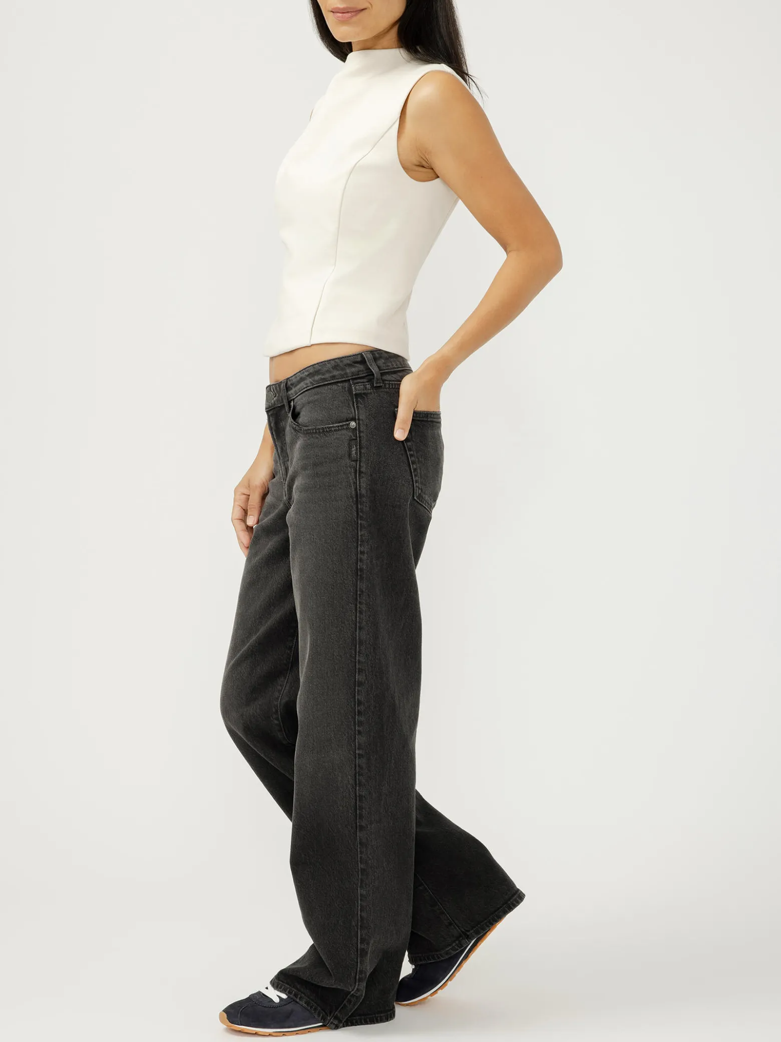 Loose & Low Low Rise Straight Leg Jeans