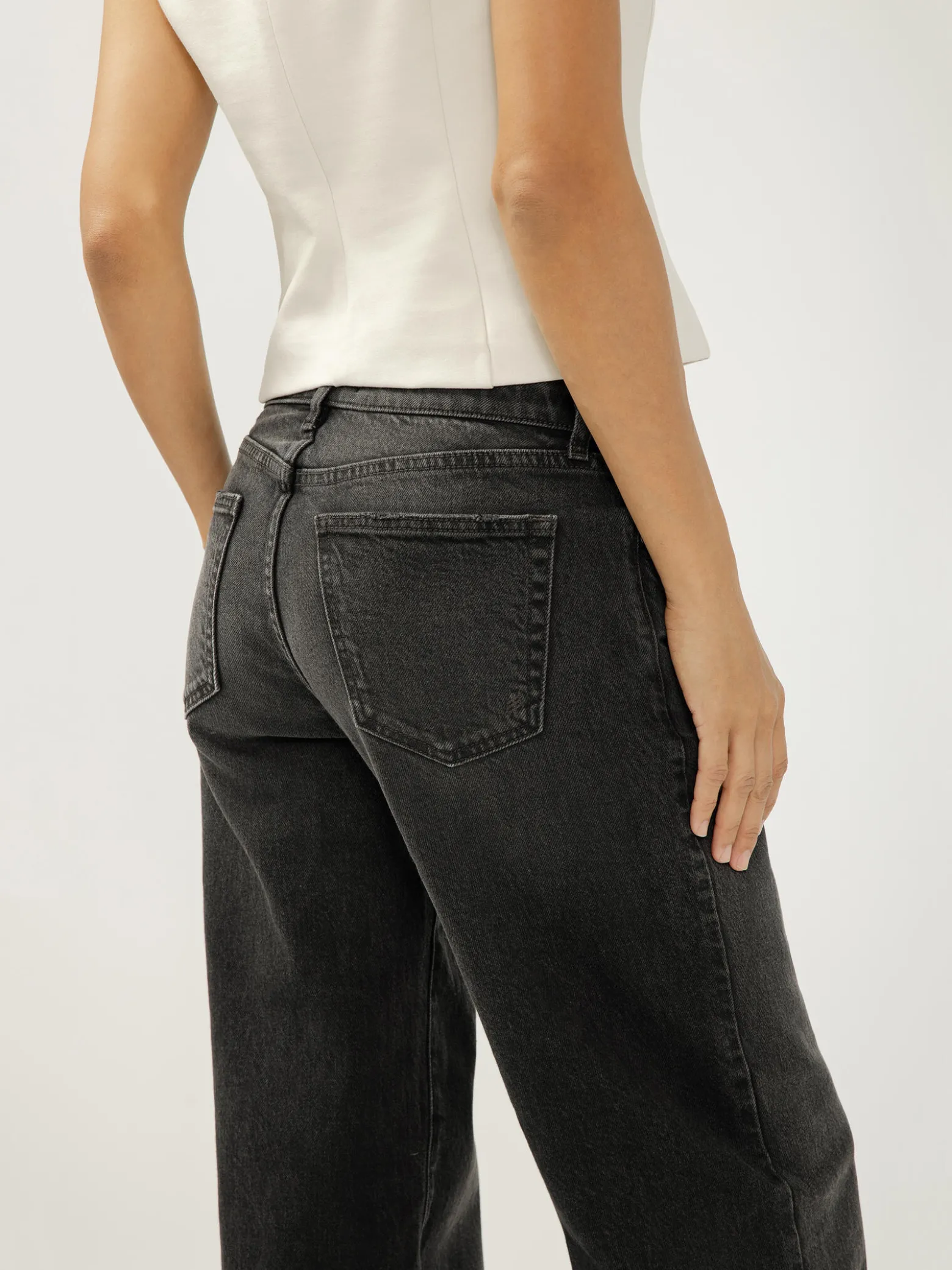 Loose & Low Low Rise Straight Leg Jeans