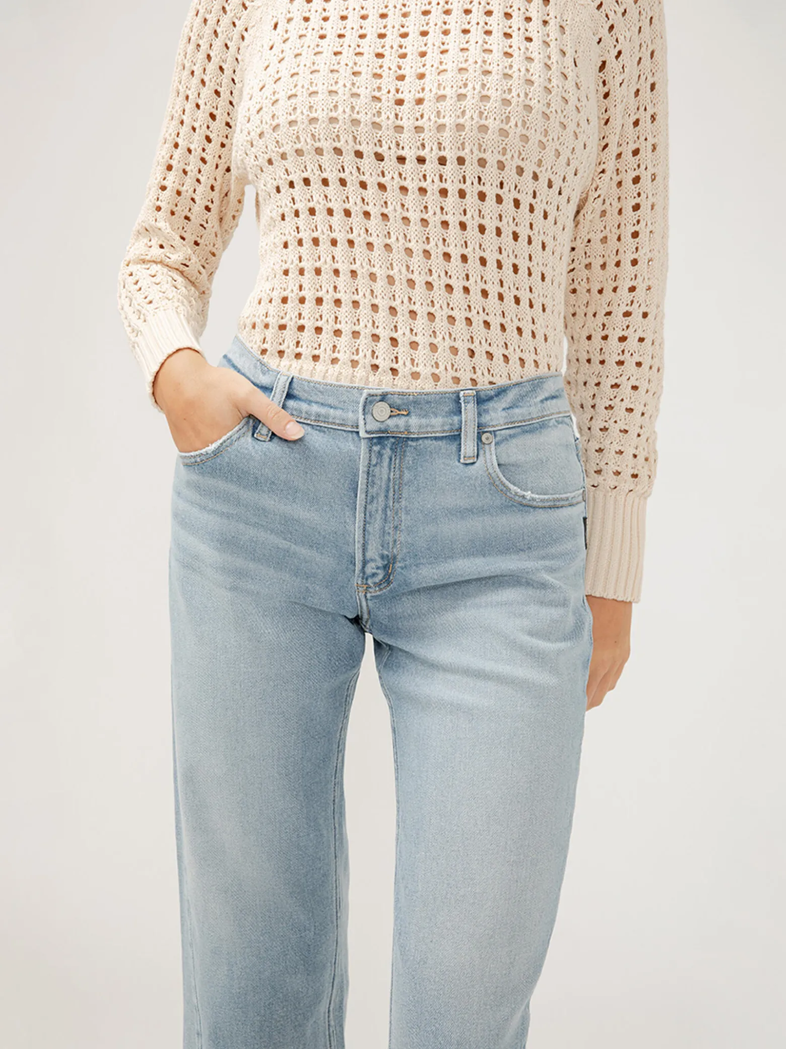 Mid Rise Relaxed Straight Leg Ankle Jeans