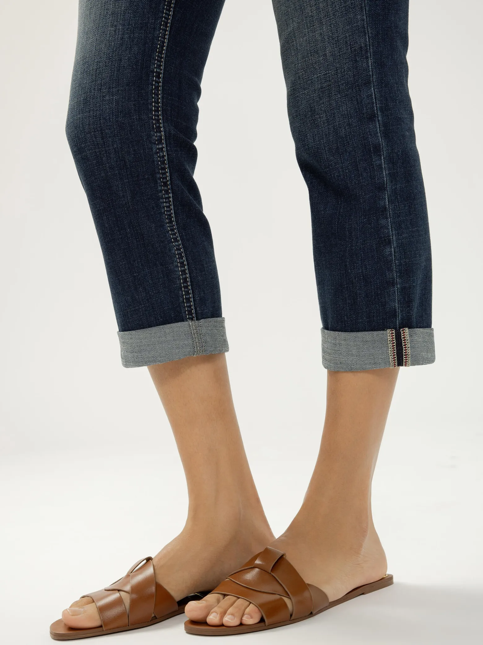 Suki Mid Rise Americana Luxe Stretch Capri