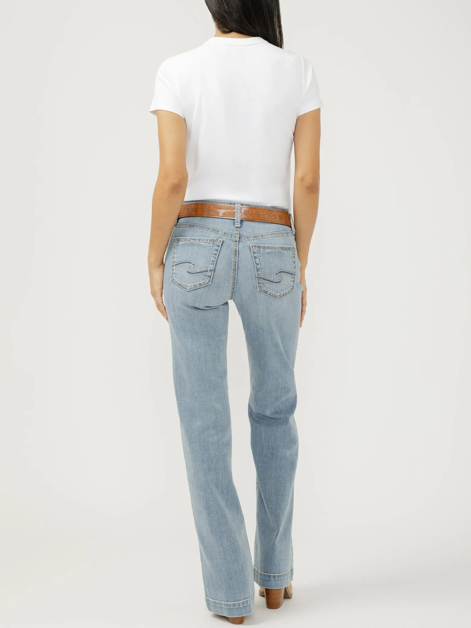 Suki Mid Rise Trouser Leg Frontier Strong Jeans