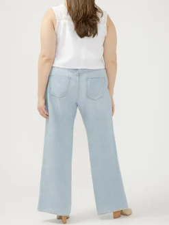 Suki Mid Rise Wide Leg Jeans Plus Size
