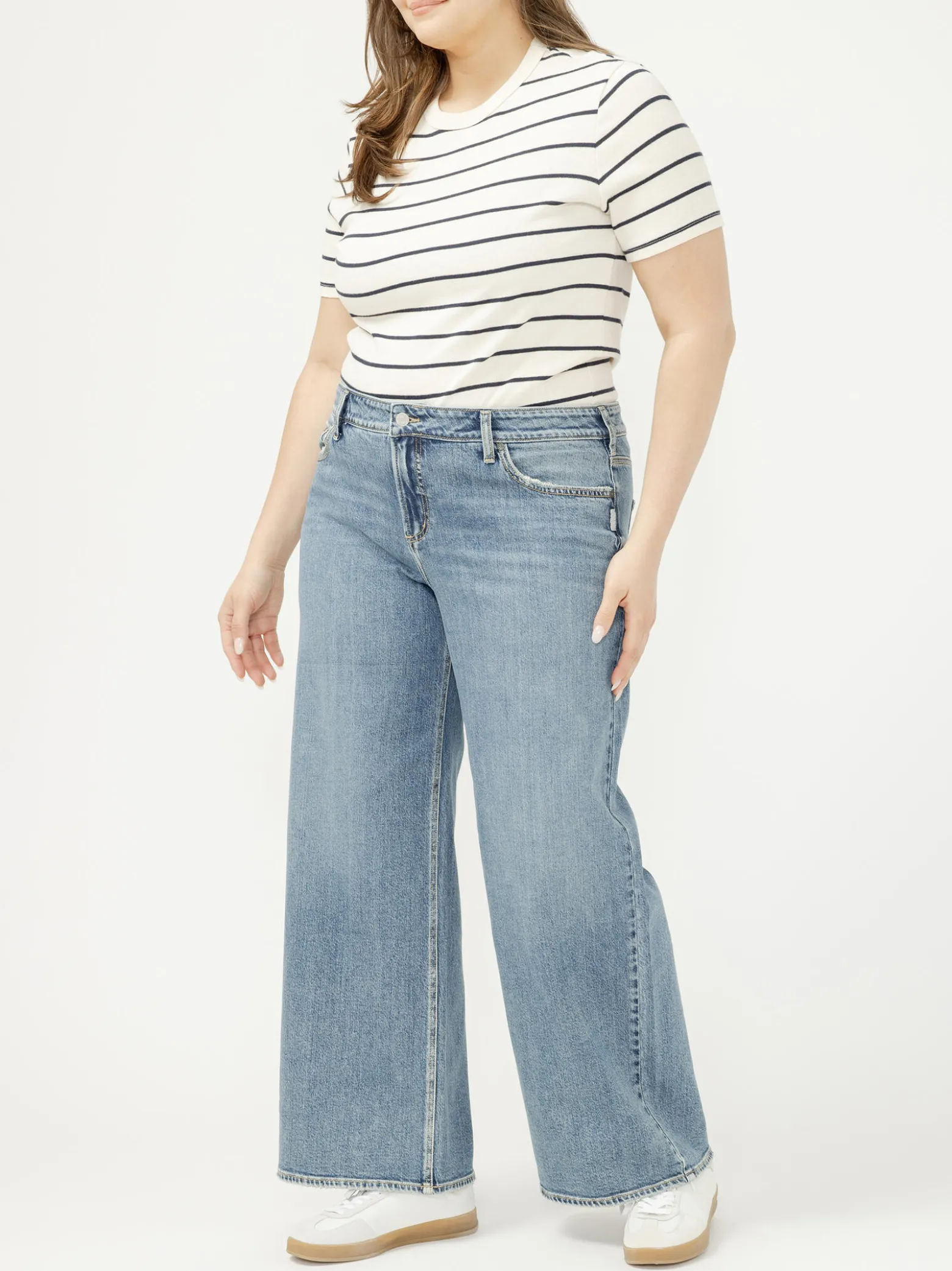 Suki Mid Rise Wide Leg Jeans Plus Size